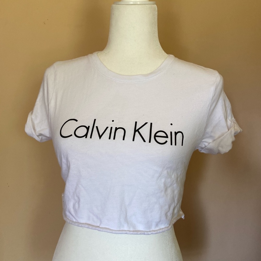 cropped Calvin Klein shirt